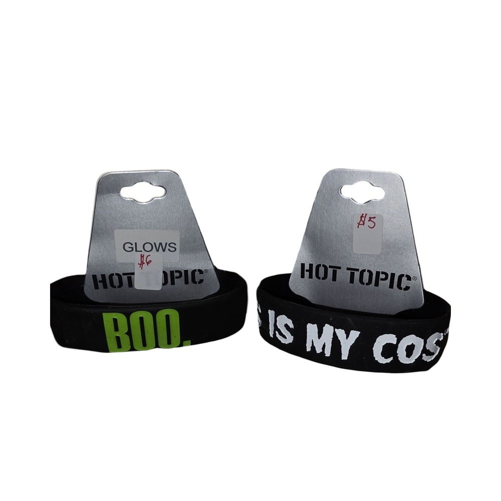 Hot Topic Halloween Rubber Wristband Set Boo Glow in the Dark This Is My Costume